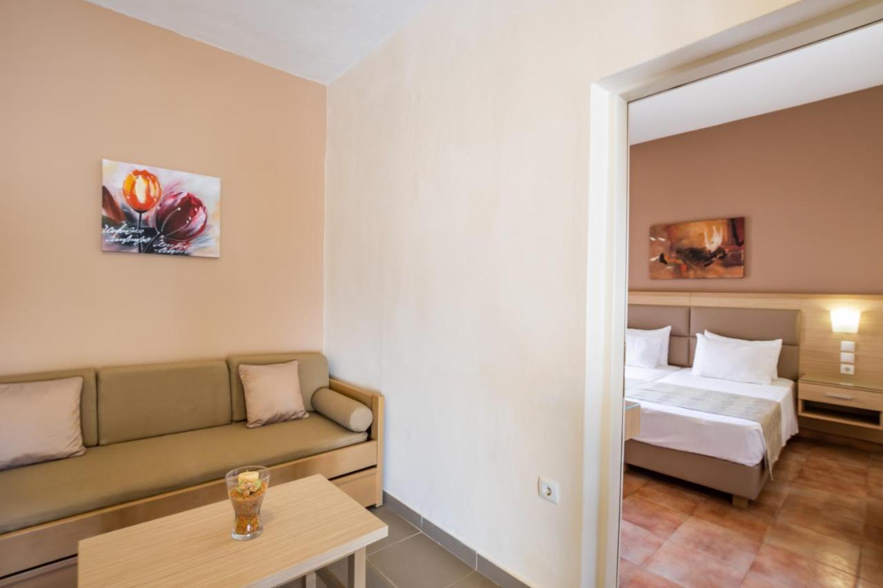 Aphrodite Luxury Studios & Apartments Karpathos Buitenkant foto