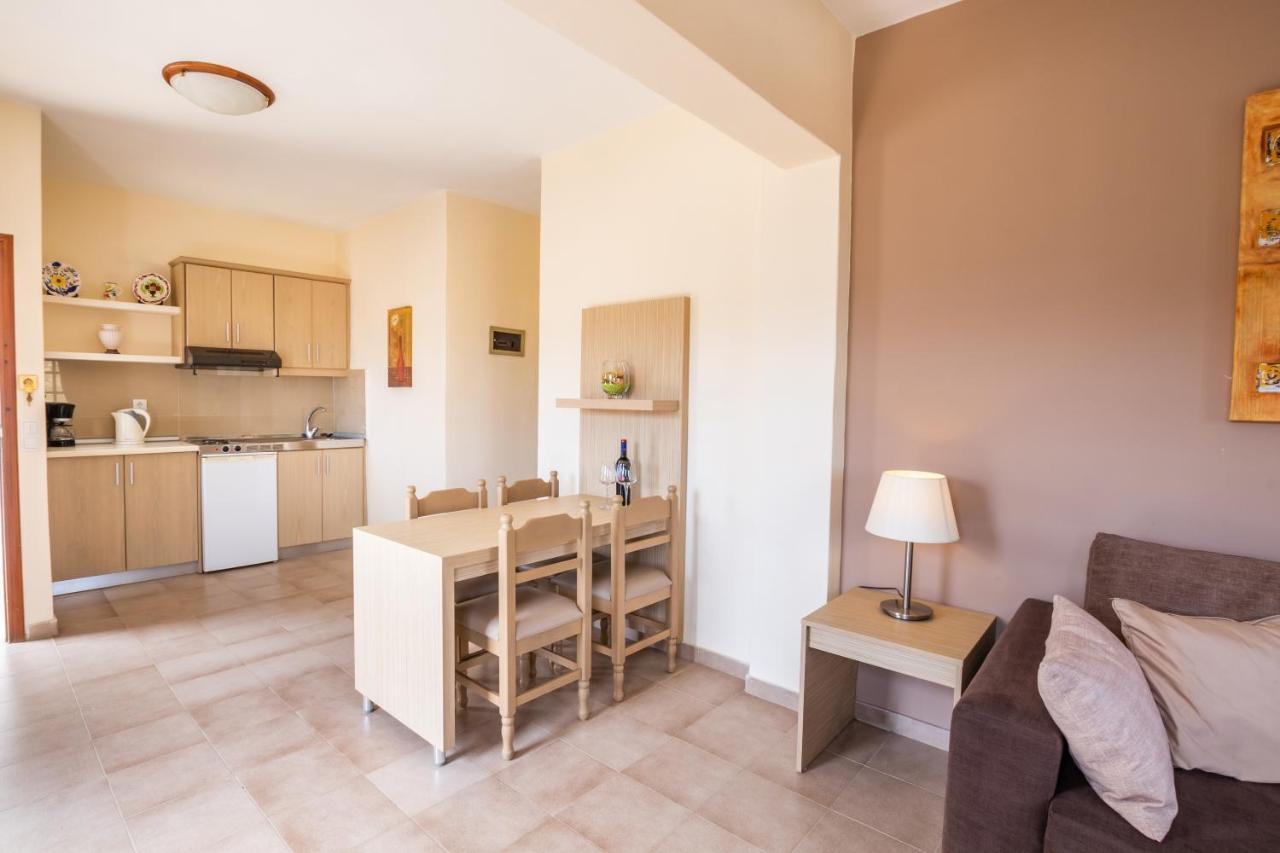 Aphrodite Luxury Studios & Apartments Karpathos Buitenkant foto