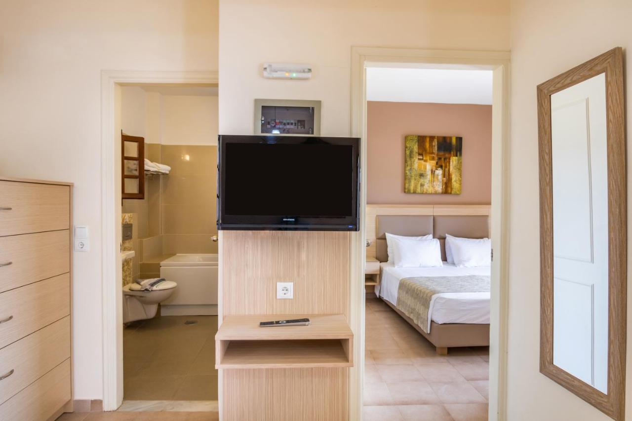 Aphrodite Luxury Studios & Apartments Karpathos Buitenkant foto
