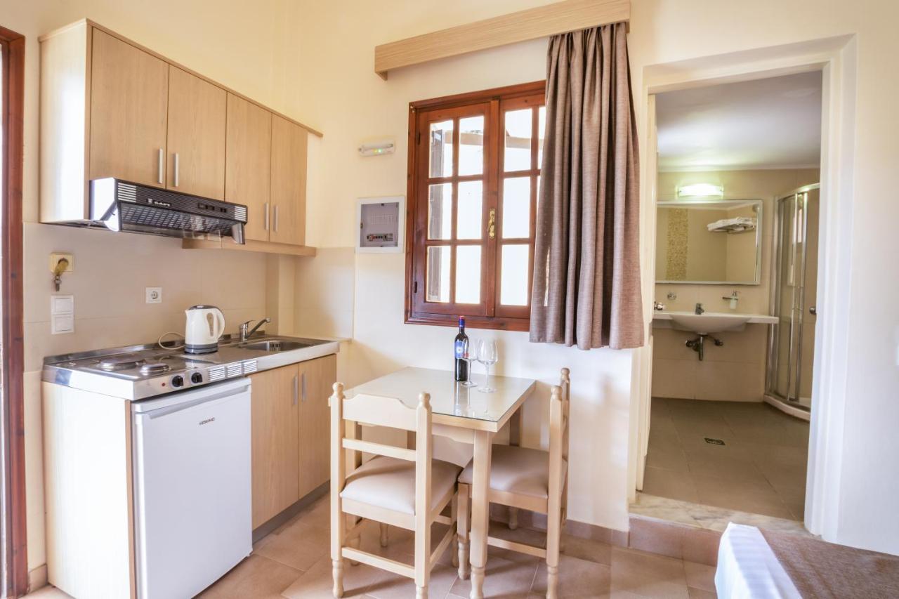Aphrodite Luxury Studios & Apartments Karpathos Buitenkant foto