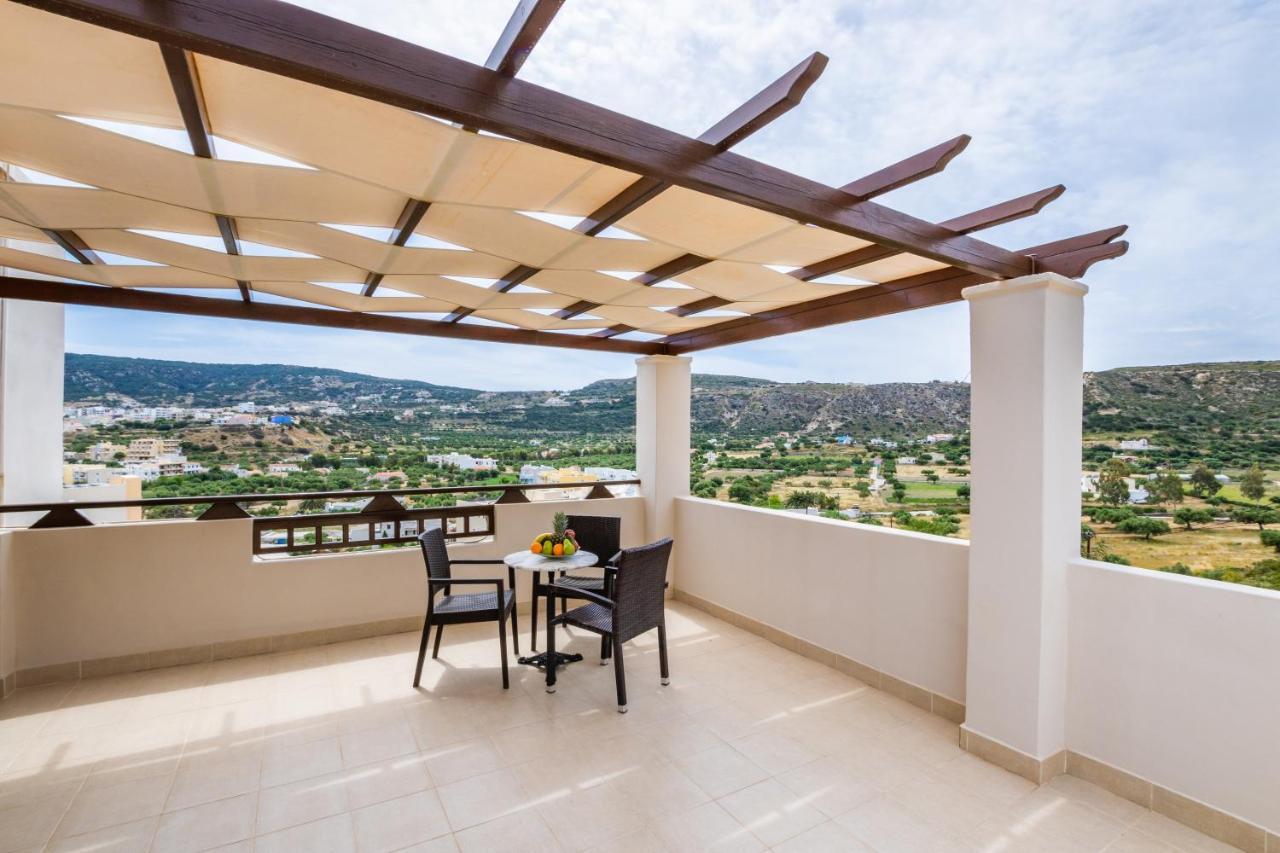 Aphrodite Luxury Studios & Apartments Karpathos Buitenkant foto