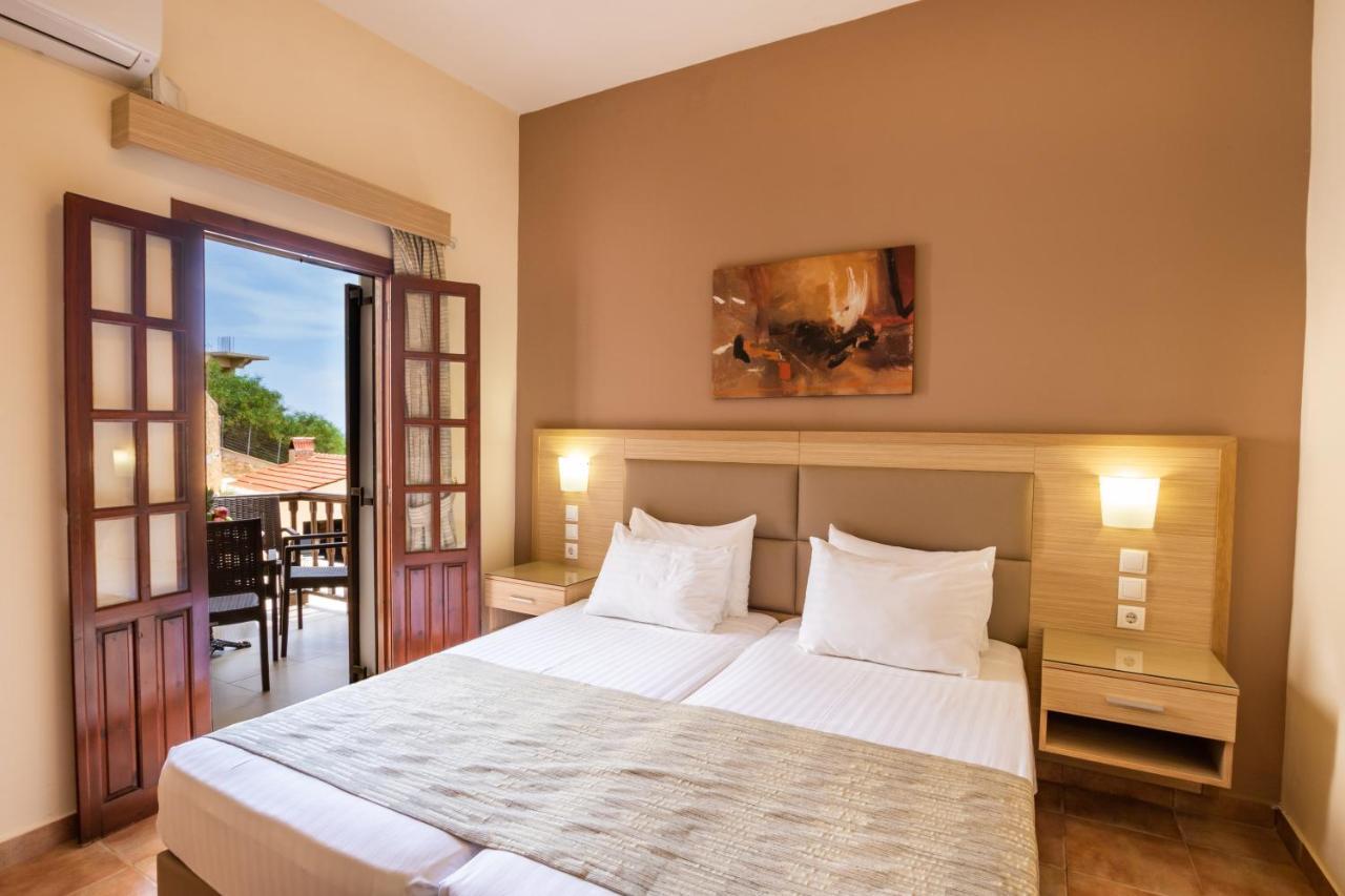 Aphrodite Luxury Studios & Apartments Karpathos Buitenkant foto