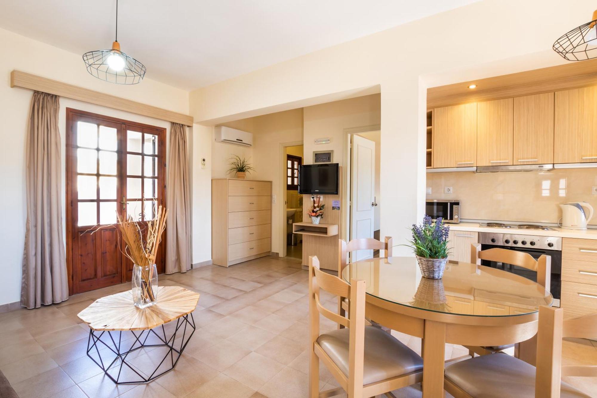 Aphrodite Luxury Studios & Apartments Karpathos Buitenkant foto